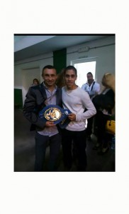 El sueño de Gonzalez es llegar a lo mas alto. En la foto con Valery Yanchy