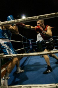 Markitos, derecha, consiguió un espectacular ko ante Ferreira. foto Parreño