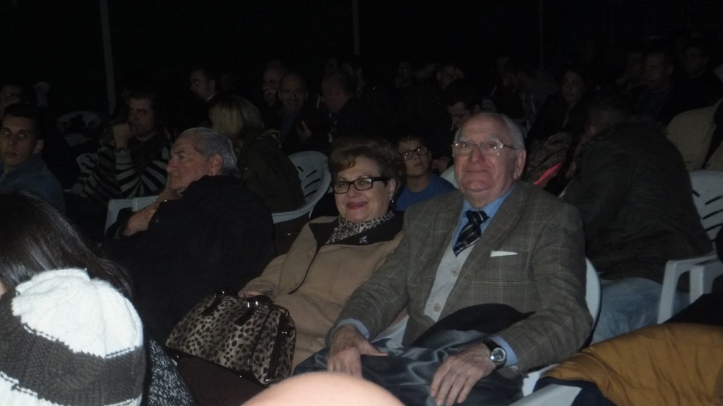 Don Luciano Planas acompañado de su esposa doña Marisa Otero era un asiduo de las veladas de boxeo. foto boxeodemedianoche