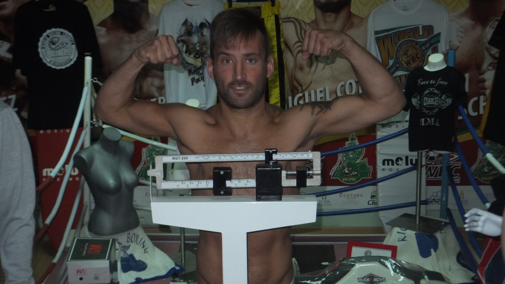 Eloy Figueira " El Bengala " carismático y excelente boxeador y gran persona será uno de los focos de atracción de la velada en el Barrio de las Flores.