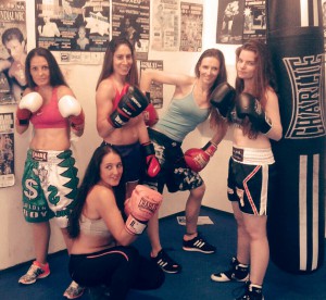 Ana Acevedo, Marta Brañas, Lucia Rogel, Alba Fagíl Montse Rey, en cuclillas, conforman el Team Planas femenino del día 9 de octubre.