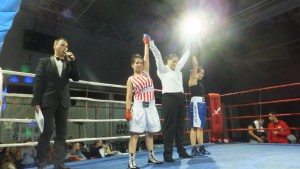 Tania Ledesma ( izda ) con la camiseta del Club Boxing Cidade de Lugo. fbm