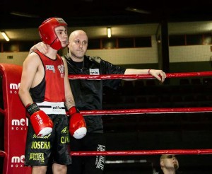 Joseka Cañas con su entrenador Luis Suarez. foto Azteca Box