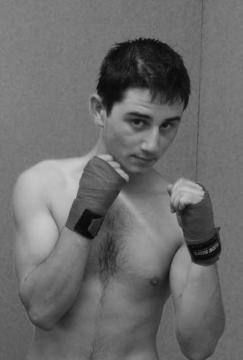 Cristian Teira es una de las figuras del boxeo padrones que dará aliciente a la gran velada organizada poe el Club Padrones de Boxeo. foto cortesía de Sergio Seco.