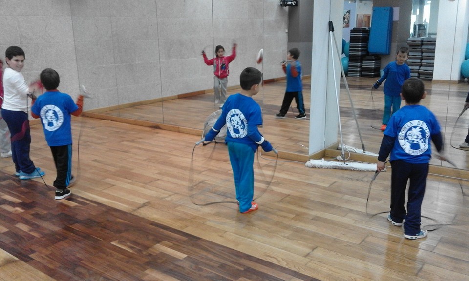 Niños de ambos sexos , encuadrados entre los 6 y 16 años podrán inscribirse a través del correo electrónico escueladeboxeoelcanario@hotmail.com