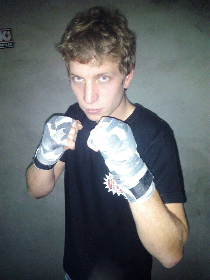 DAVID FONTAIÑA será el representante en la categoría de los superwelter del club organizador C.A.M.M. TAE BOX CERCEDA.