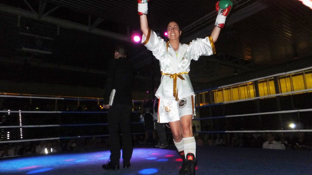 Marta Brañas Rumbo el día de su presentación como boxeadora profesional en el Pazo dos Deportes de Arteixo. Foto Barral