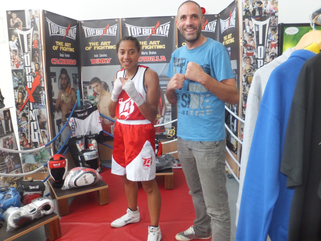 Estefania Mendes Andrade, debe acretidar todas las esperanzas puestas en sus fenomenales condiciones boxísticas. Foto Barral.