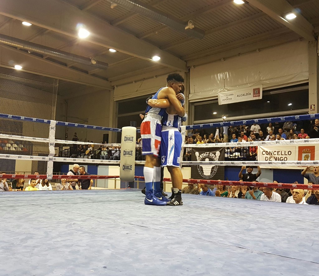 Gran combate entre JOSÉ MARTÍNEZ declarado vencedor ante JAVIER FERNÁNDEZ. foto Rebouras