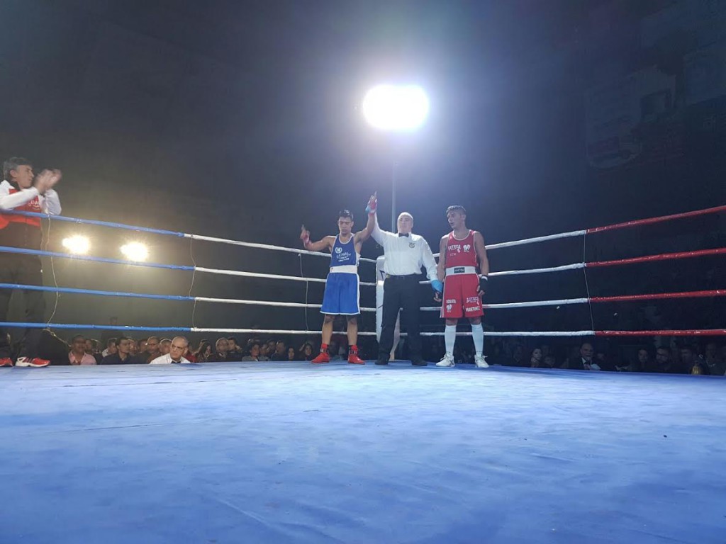 El boxeador del Azteca Borja Martinez cayó ante el cántabro Brayan 