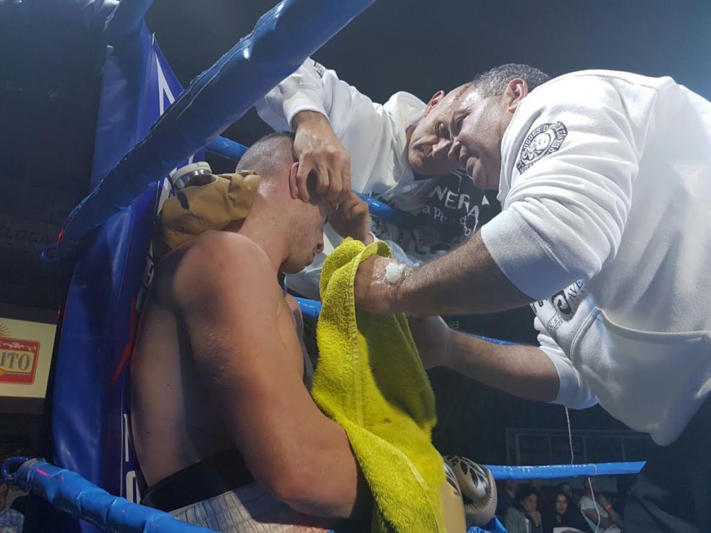 Un cruce de cabezas dio un inicial susto, que no pasó a mayores. foto Alex Barral