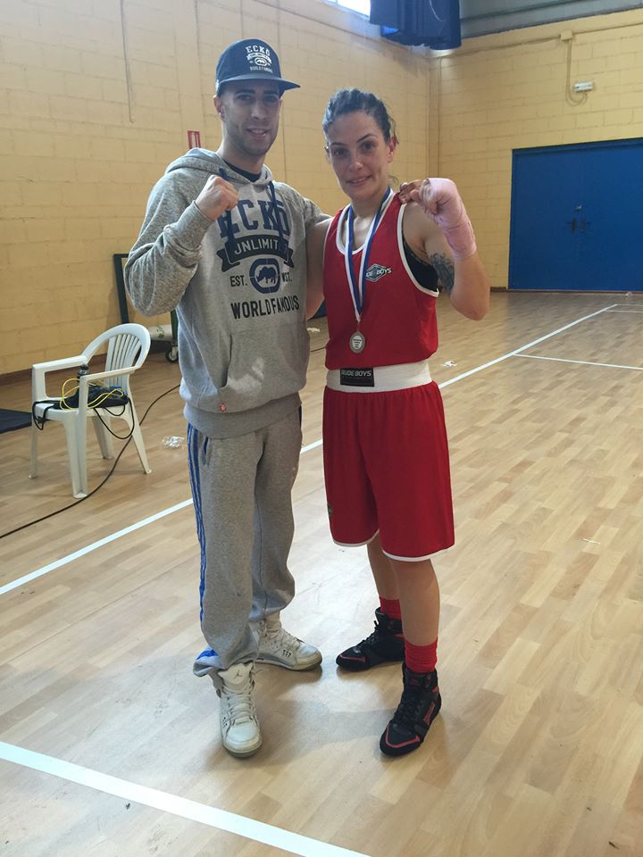Ana Acebvedo Gómez, luce sobre su cintura la medalla de Plata que conquistó en Murcia, perdiendo en la final con la integrante del equipo nacional Maria González.