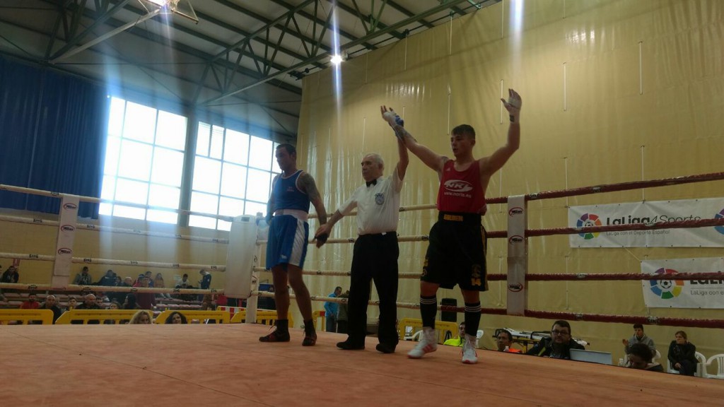 Alberto Loureiro López, después de un triunfo por ko Técnico y una victoria por decisión unánime, se enfrentará en la final a Slavo.