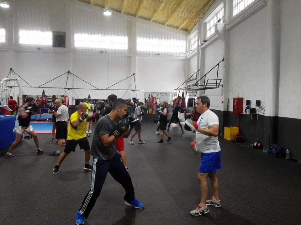 Las modernas instalaciones de Figth Factory, en la imagen la sección de Manoplas, acogerán las eliminatorias del sábado y domingo.
