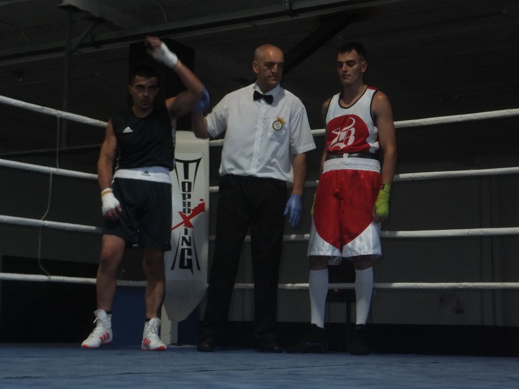 SERGIO "GENTLEMAN" vARELA dispondrá en A Estrada de la revancha ante SANTI "CHACAL" ALONSO. 