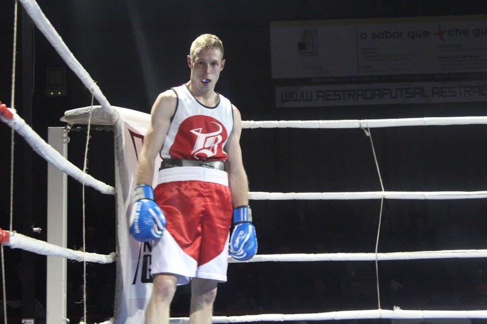 Oscar " Rubio " Blanco preparado para obtenerr el triunfo en su revancha con tito macias. Cedida