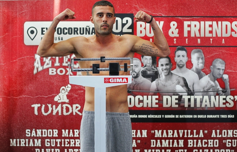 El flamante boxeador profesional Adrian " El Cazador " Miraz en un peso optimo para tratar de continuar invicto su recién iniciado periplo con los guantes encordados. foto Mero Barralen el
