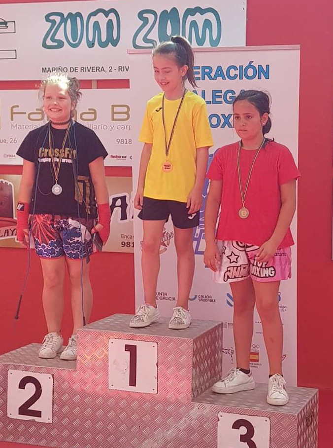Kyra Estevez de la Escuela de Boxeo El canario medalla de Oro. cedida