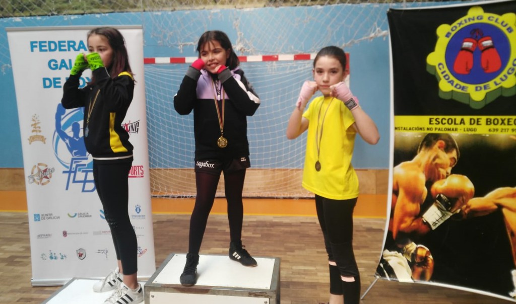 Podio femenino de la categoría 9 a 10 años. Alejandra Martínez Salgueiro del Club Deportivo Sagabox continua como líder provisional. foto cortesía de Rafa Gil.