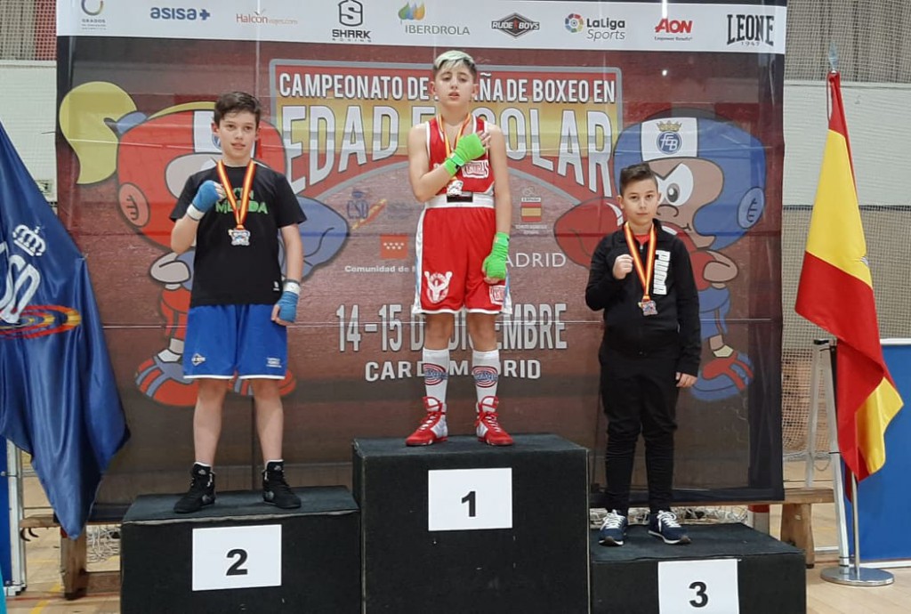 Uno de los podios del primer Campeonato de España de Boxeo Escolar. Ocupando el primer puesto del cajón se encuentra el vigues Adán Molada García. Foto Rebouras Team.