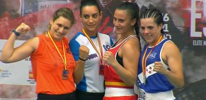 La redondelana Judith Barbosa (2ª izda) formando parte de uno de los numerosos podios nacionales de boxeo que ha logrado atraves de su laureada carrera boxística. foto cedida